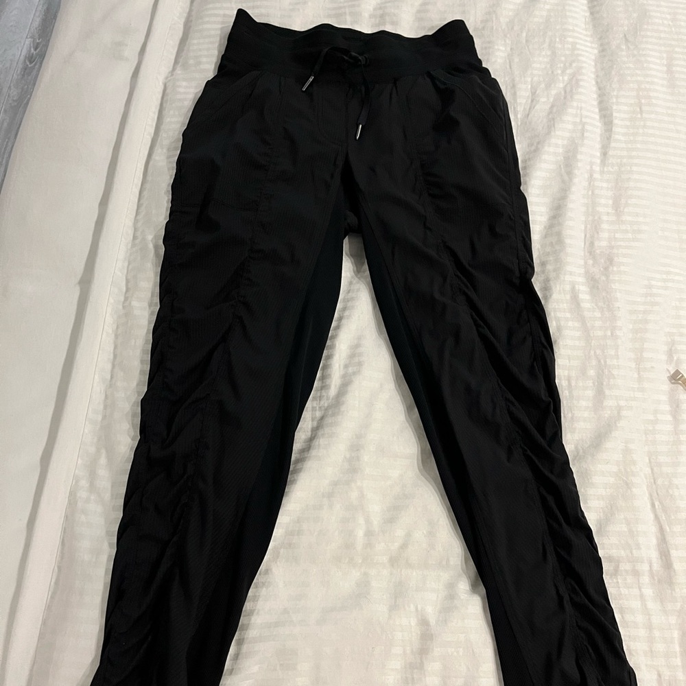 Lululemon 7/8 Dance Studio Pant Black Size 4 Worn Once Excellent Condition